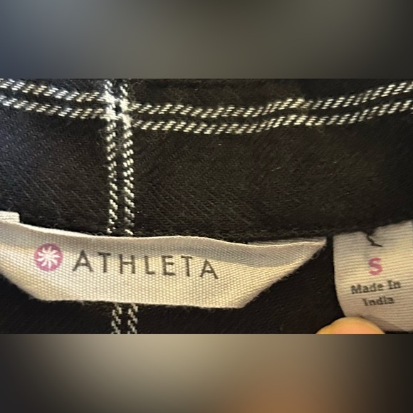 Athleta Gorpcore Heat Gen Flannel Plaid Button Down Shirt Women’s Small - Picture 4 of 6